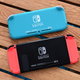 Una de las mayores diferencias en la parte trasera de la Switch Lite es que ya no tiene base.